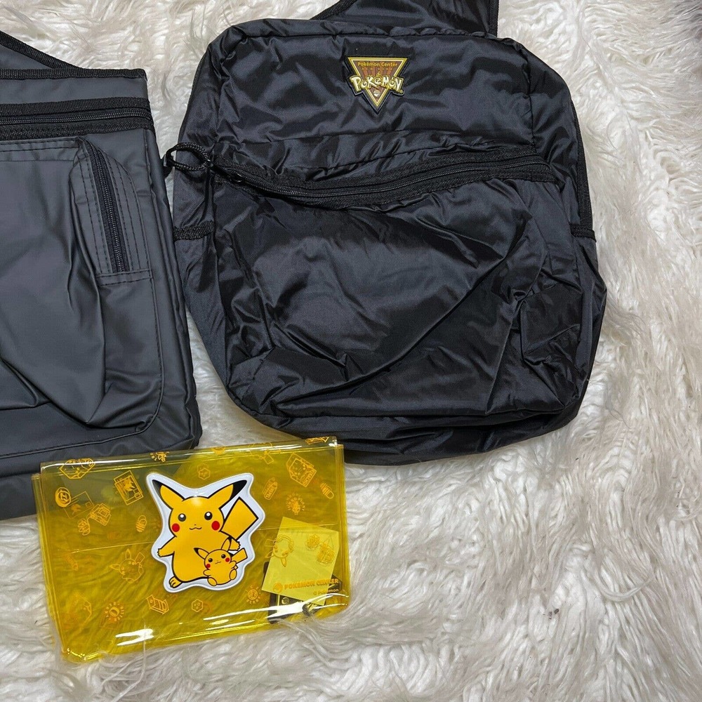 NINTENDO POKEMON CENTER NEW YORK MESSENGER BAG SET AND POUCH PIKACHU - Picture 3 of 8